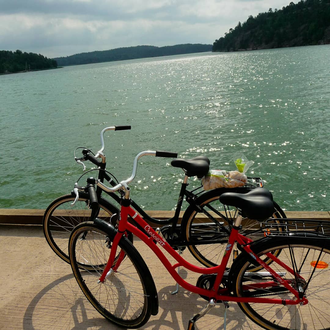 VekkVlog's tweet image. #vekkvlog #finlandia #finland #bike #bycicle #bici #bicicletta #viaggio #travel #coppia #uniti #unione #fidanzati #europa #nordeuropa #northeurope #lago #laghi #mare #pedalando #picoftheday #fotodelgiorno #dueruote #cyclette #sole #gioia #ricordi #pranzoalsacco #panini