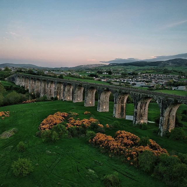 jayonaboat's tweet photo. 1 photo/day 2,721: barely caught the last bits of sunset over the hills of Northern Ireland, and with no battery to spare.
#northernireland #vscocam #whereidrone #vlogaday https://t.co/QVzTr2jrDK https://t.co/bNO1Oy3fNk