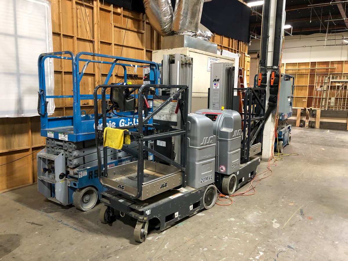 1 man/scissor lifts are available for rent when you book at our stages.
#riverfrontstages #locationmanager #locationscout #producer #director