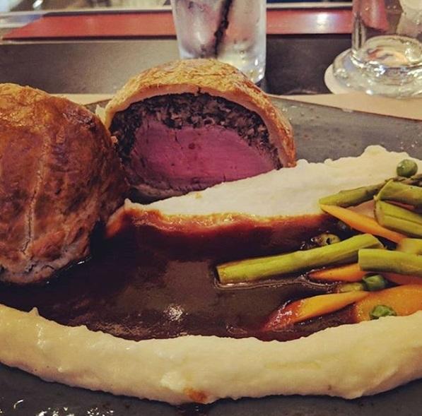 CaesarsAC's tweet photo. RT If you LOVE the #BeefWellington at #RamsayAC! #MyCaesars
Photo by Carrie. https://t.co/iC97UMyCbT