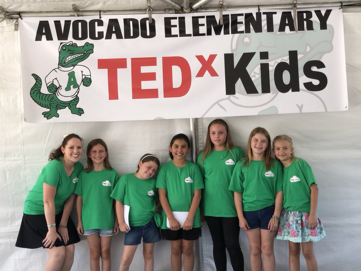 KHimaka's tweet photo. Thank you to our Avocado Gator Team for coming out to see our speakers. Our Gators really enjoyed seeing you @joy92118 #MrsTea @beth_devos @lorilavado @KatherineODono2 @AngelaNHuffman @kathyharmel @Lauriew2370 @MissKeffer @mrs_butlerm @GillisGillisl @missortega4 @KelliDeMent ! https://t.co/mNbqxxoQoN