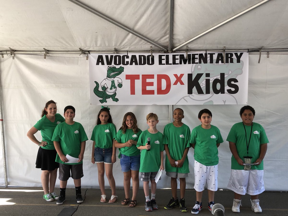 KHimaka's tweet photo. Thank you to our Avocado Gator Team for coming out to see our speakers. Our Gators really enjoyed seeing you @joy92118 #MrsTea @beth_devos @lorilavado @KatherineODono2 @AngelaNHuffman @kathyharmel @Lauriew2370 @MissKeffer @mrs_butlerm @GillisGillisl @missortega4 @KelliDeMent ! https://t.co/mNbqxxoQoN