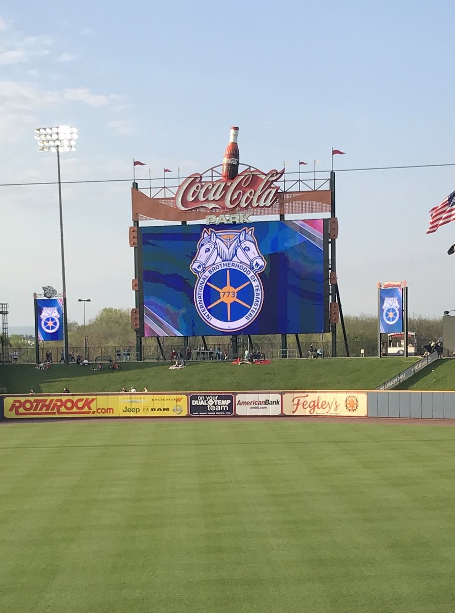 Teamster773's tweet photo. Great night for a ball game! @IronPigs @teamsters @Teamster773 https://t.co/xcQot89JEP