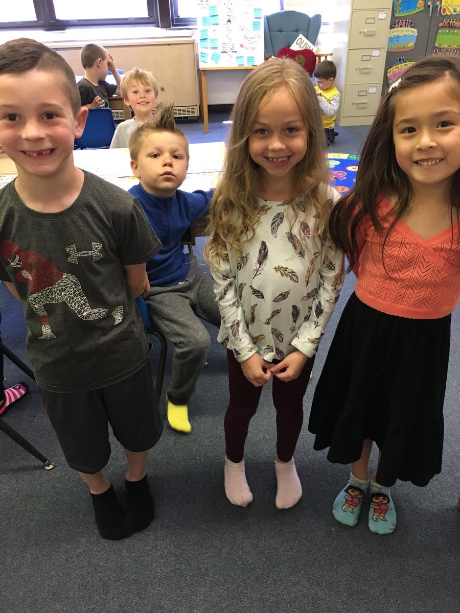 FirstiesAtWork's tweet photo. No Shoes Day in Kindergarten 👟🧦for our Box Top Winner Celebration @FSDVikings @VikingsBoxTops https://t.co/RUTooP6smB