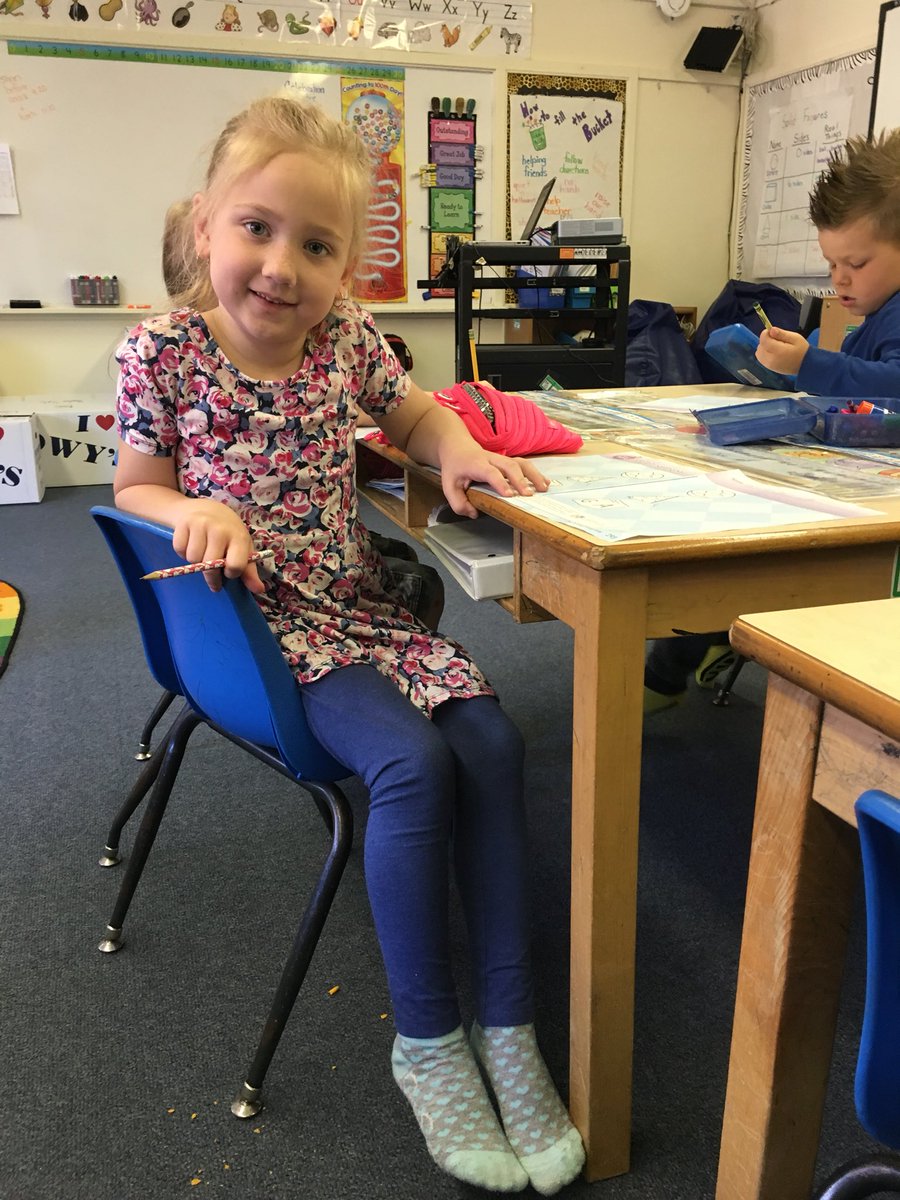 FirstiesAtWork's tweet photo. No Shoes Day in Kindergarten 👟🧦for our Box Top Winner Celebration @FSDVikings @VikingsBoxTops https://t.co/RUTooP6smB