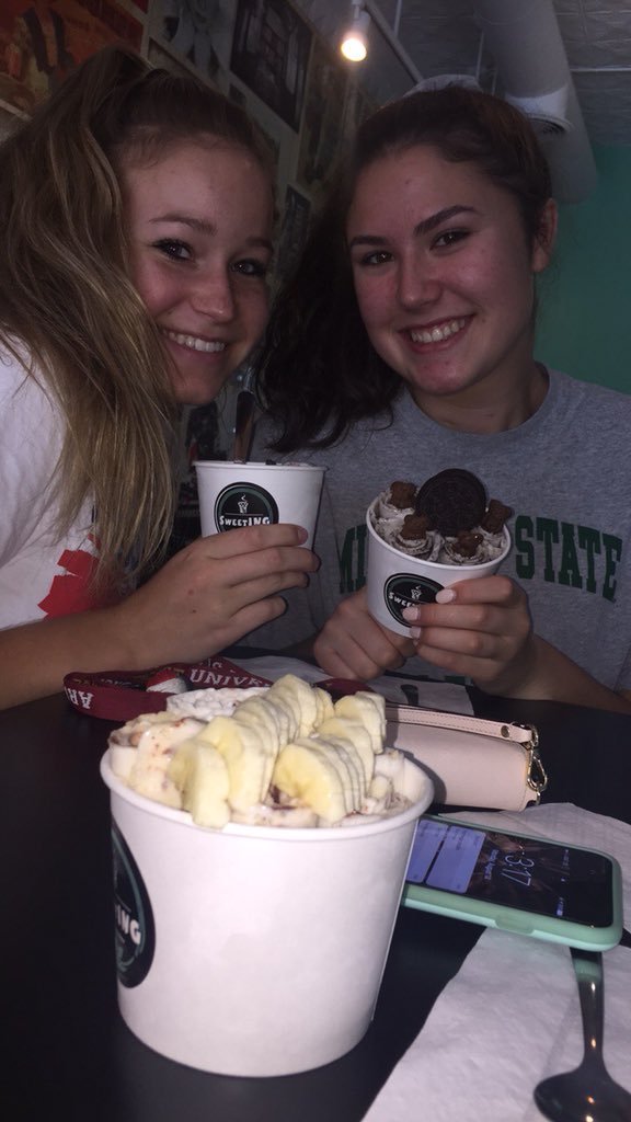 alli_tithof's tweet photo. Happy Birthday @michaelvanackr love you!!!!❤️❤️🎉🎉 https://t.co/DWJOvQLr4Q
