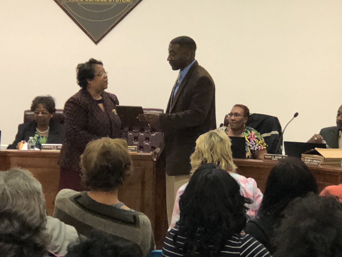 tabiffy's tweet photo. @BHSBulldogsbcps #BHSStaff Pamela Hayspell, BHS Teacher of the Year and @BHSPRINCIPAL1, recipient of Technology Innovator for Region 8 making us proud. https://t.co/jMCMiZOQus