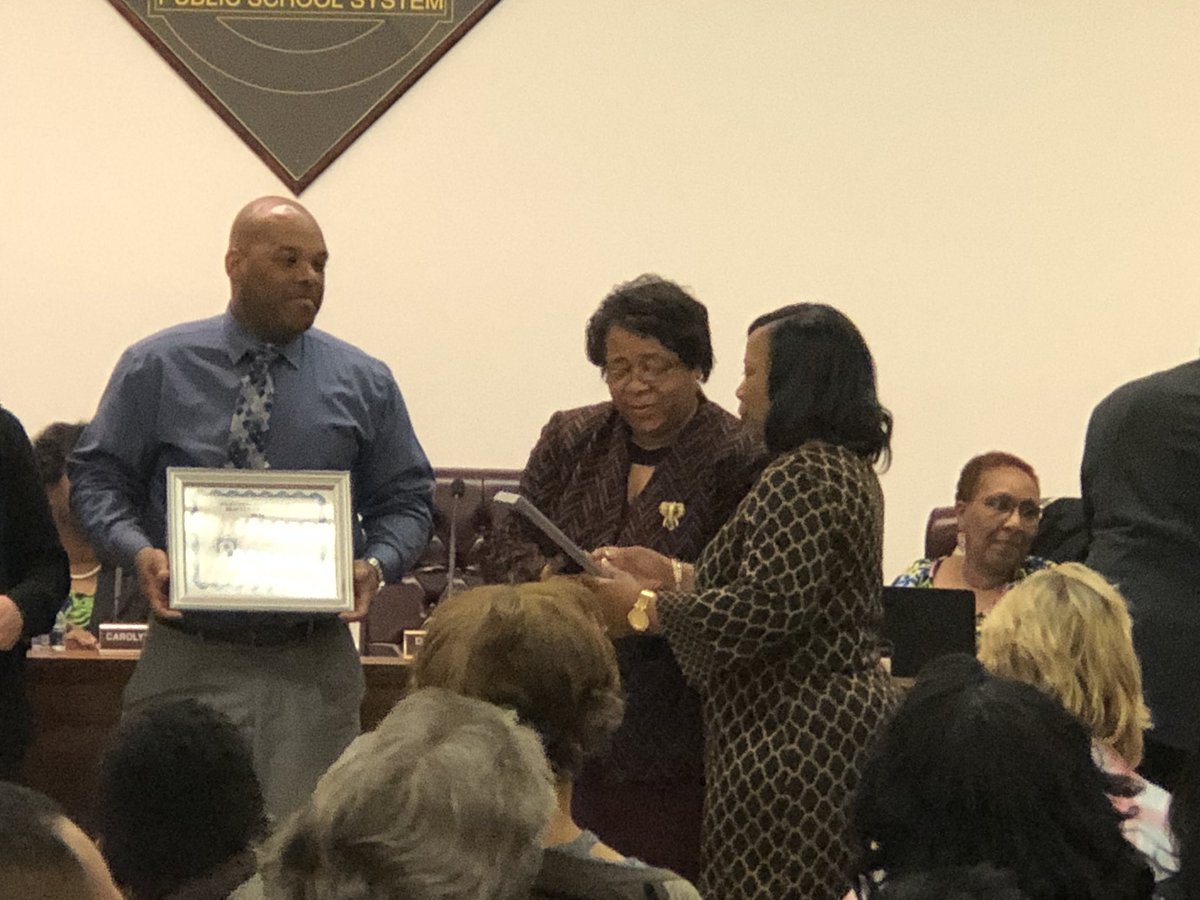 tabiffy's tweet photo. @BHSBulldogsbcps #BHSStaff Pamela Hayspell, BHS Teacher of the Year and @BHSPRINCIPAL1, recipient of Technology Innovator for Region 8 making us proud. https://t.co/jMCMiZOQus