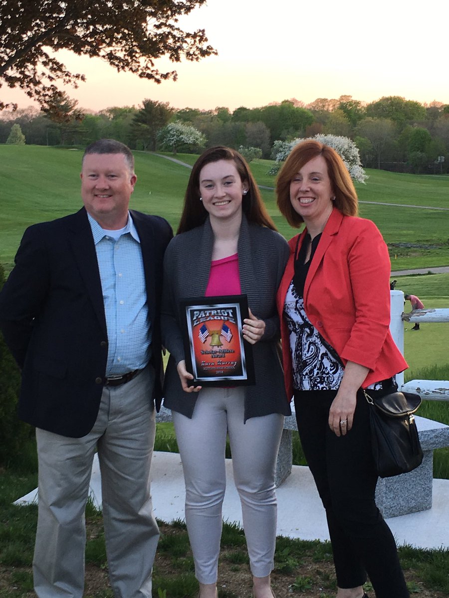 SHSAnchorUp's tweet photo. Kara Murray and parents Sean and Susan at the Patriot League Scholar Athlete Banquet. Congratulations! https://t.co/1VXDdilIj1