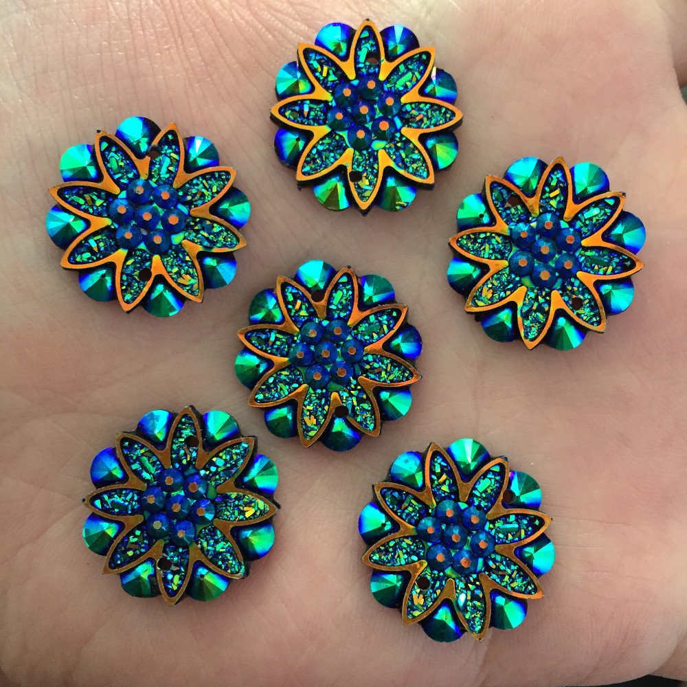 DiyCraftProject's tweet photo. Excited to share the latest addition to my #etsy shop: Flower rhinestone button 18mm buttons 20 resin flatback 2 hole https://t.co/i3VeCfEctp #supplies #sewing #flowerrhinestone #rhinestonebutton #18mmbutton #18mm #2hole #flatbackbutton #greenbutton https://t.co/kOGUBAQte9