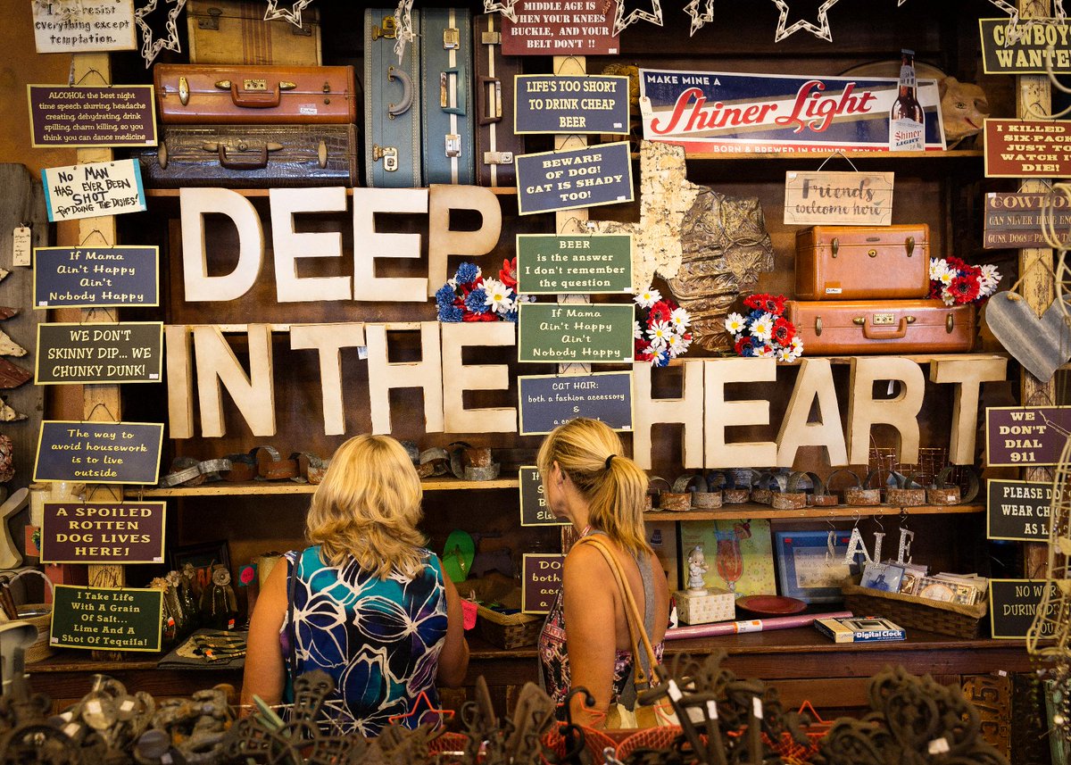 TravelTexas's tweet image. Fun fact: a 1% increase in travel to Texas can create over 7,000 new tourism industry jobs. 😃 #TravelNow #nttw18