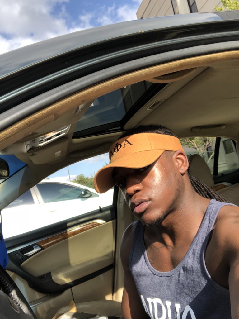 Blvxk_Ivy's tweet photo. Hopefully I’m not too late!

#clearskinnTwitter 
#SingleAlphaTwitter https://t.co/flsbfHgjBG