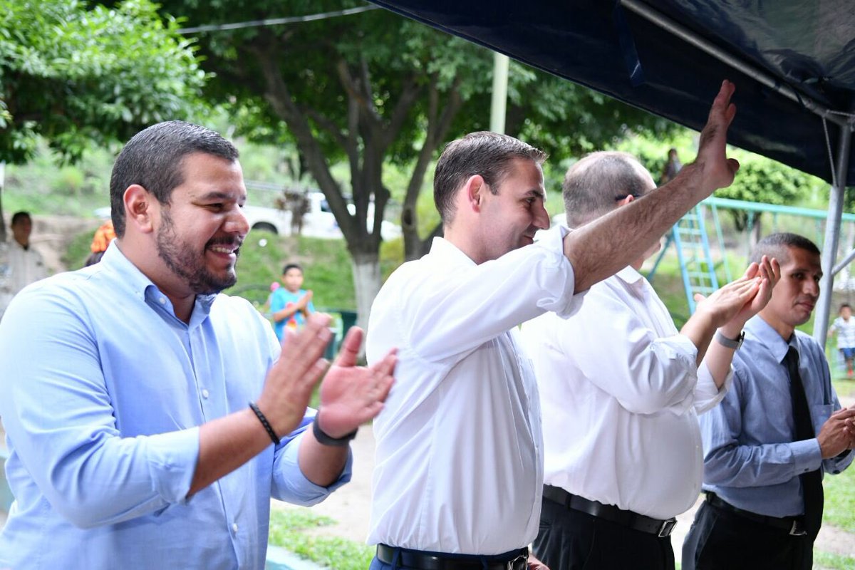emuyshondt's tweet photo. Llevamos una celebración del Día de la Madre al Parque Minerva, en el Distrito 5 de San Salvador.
#SSesTuyo #ElCambioPositivo https://t.co/MHSB1aC6Z5