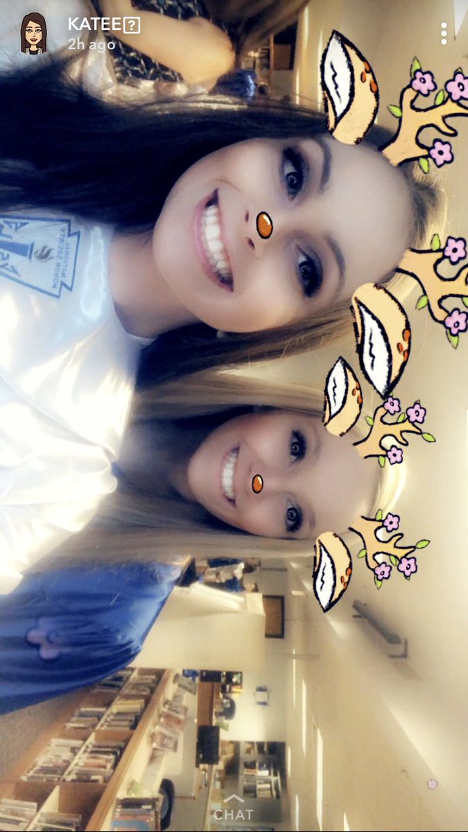 hailey_b25's tweet photo. Happy 18th to my doubles partner!! 🎾 Im excited to be a husky with you next year! ❤️💙 love ya!! https://t.co/aUw0wlwvm0