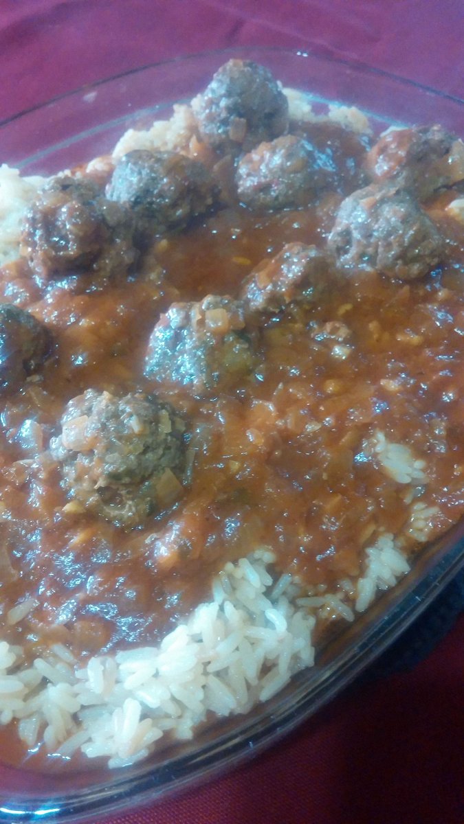JIDonda's tweet photo. @cocinerosarg hoy hice #recetas albondigas con tuco riquisimo!, la lluvia nos inspira. Saludos https://t.co/ajN76BmcS1