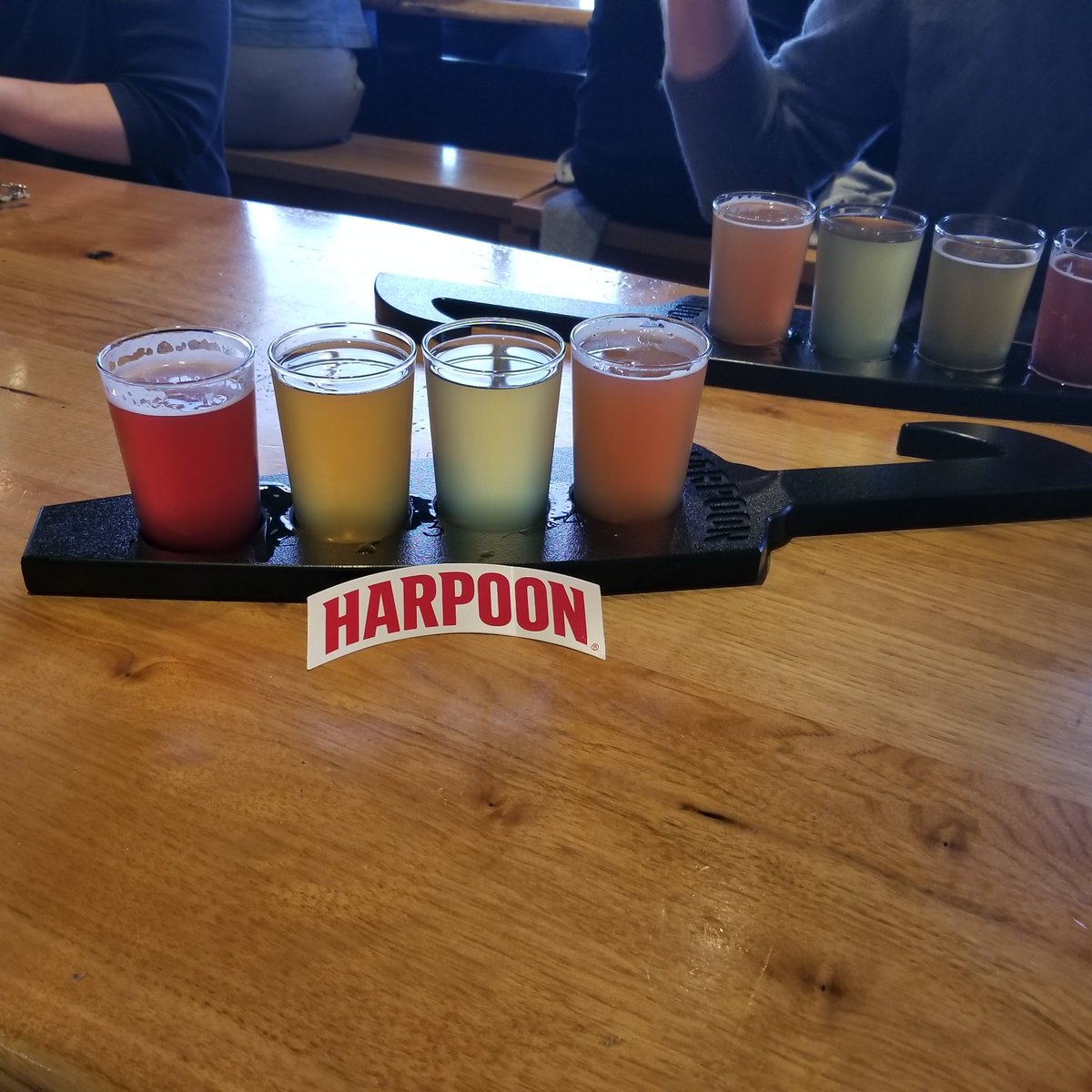 AmandaGarceau's tweet photo. Beer of the month: Berliner Weisse flight- Strawberry, Chipotle, Jalepeño and Blackberry. #HarpoonXNight https://t.co/vhwM6SOOBD