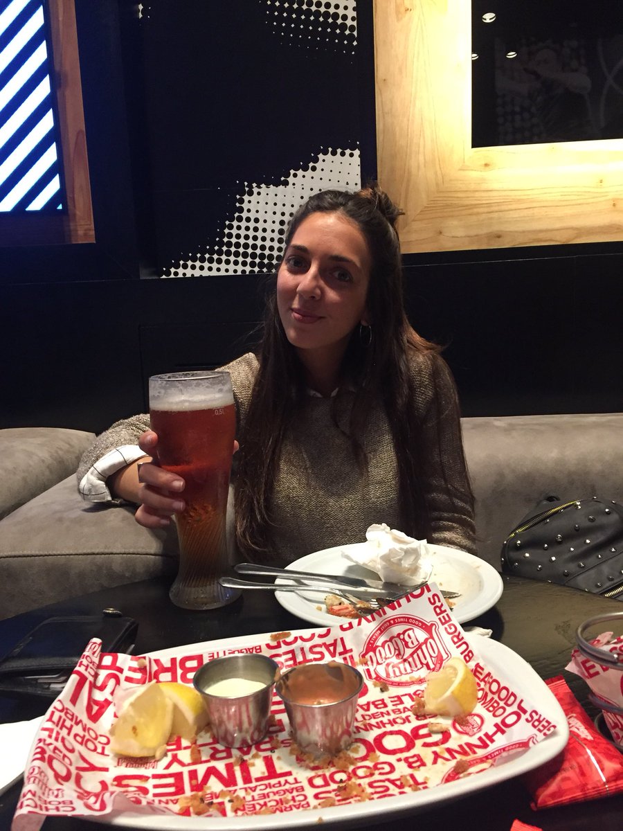 lobitook's tweet photo. Relajando un toque .. o no @Vicky_perello ?? https://t.co/YmJYROJkes