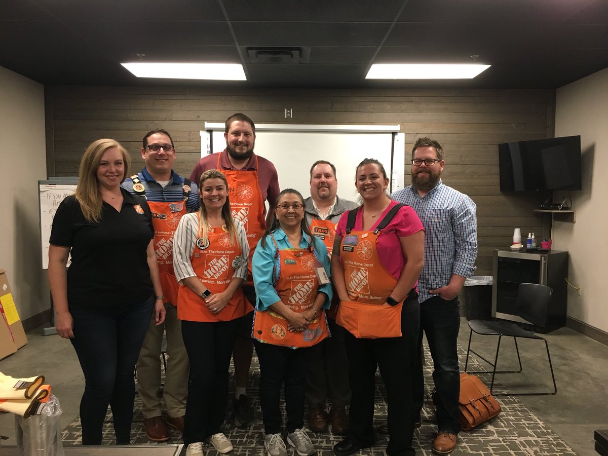 Great discussions and feedback from team 1544 with the In Focus team from Atlanta!#D77Proud <a href="/AlexanderDepot/">Steve Alexander</a> @tickyt_ <a href="/EgregoryHD/">Eddie Gregory</a> @TaneshaCWhittle