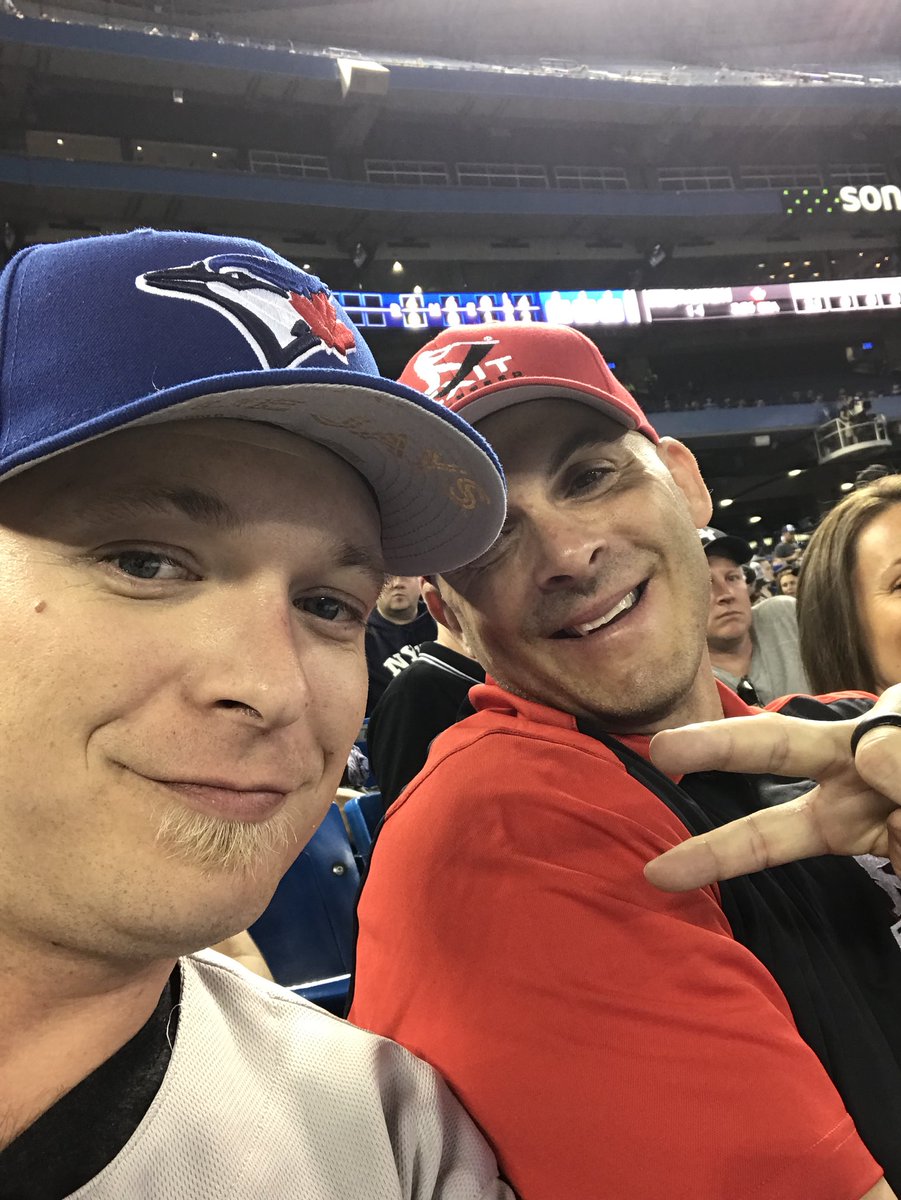 Check this dude and his amazing product out. Never know who you’ll meet at a ball game. This is gonna be an innovation in baseball. @jeffellsworth19 #BlueJays   #ExitSwingSpeed