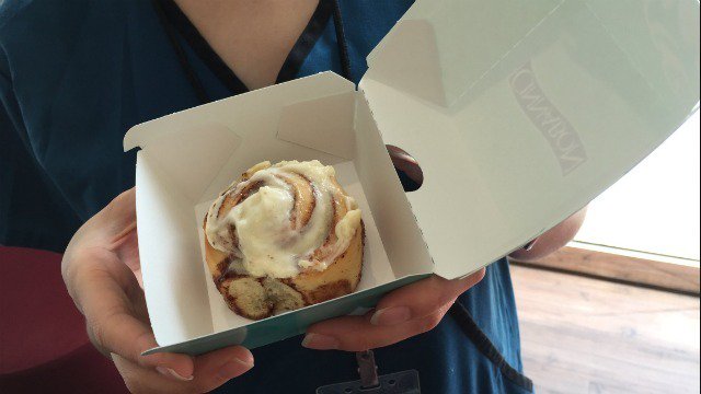 fox32news's tweet image. Cinnabon offers free treats for National Nurses Week bit.ly/2K34zoK