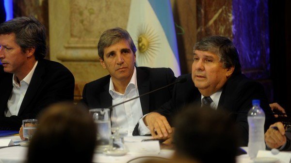 clarincom's tweet photo. Desde el PJ dicen que para el nuevo crédito el Gobierno deberá pedir autorización al Congreso https://t.co/hA13WYhJet https://t.co/qRJzuvP0HF