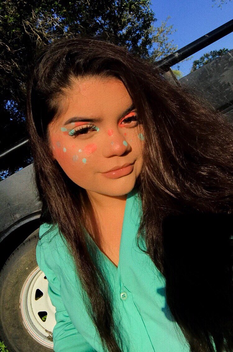 bflooo12's tweet photo. Well.... this was fun!! ✌🏼😄

Inspo: @/peachy_beee on ig 😇 https://t.co/KKJ140oS6s
