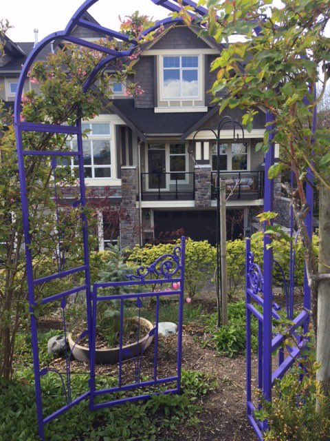 brooksideabby's tweet photo. Some of the amazing details in our gardens! #brooksideinn #exploreabby #tourismabbotsford https://t.co/Z7J9axx1tw