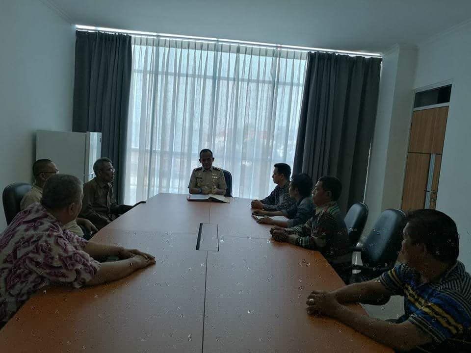 gaul_sahabat's tweet photo. Sungguh Hebat perjuangan Pak #DarmadiDurianto dalam merebut kembali lahan tanah MASYARAKAT RAWA MALANG CILINCING wakil rakyat yg selalu peduli terhadap RAKYAT berkerja sama dengan kantor BPN jakut
#DarmadiDurianto
#Dppri
#WakilRakyat
#pdiperjuangan
#DarmadiDuriantoPeduli https://t.co/DdpbeWRhZ8