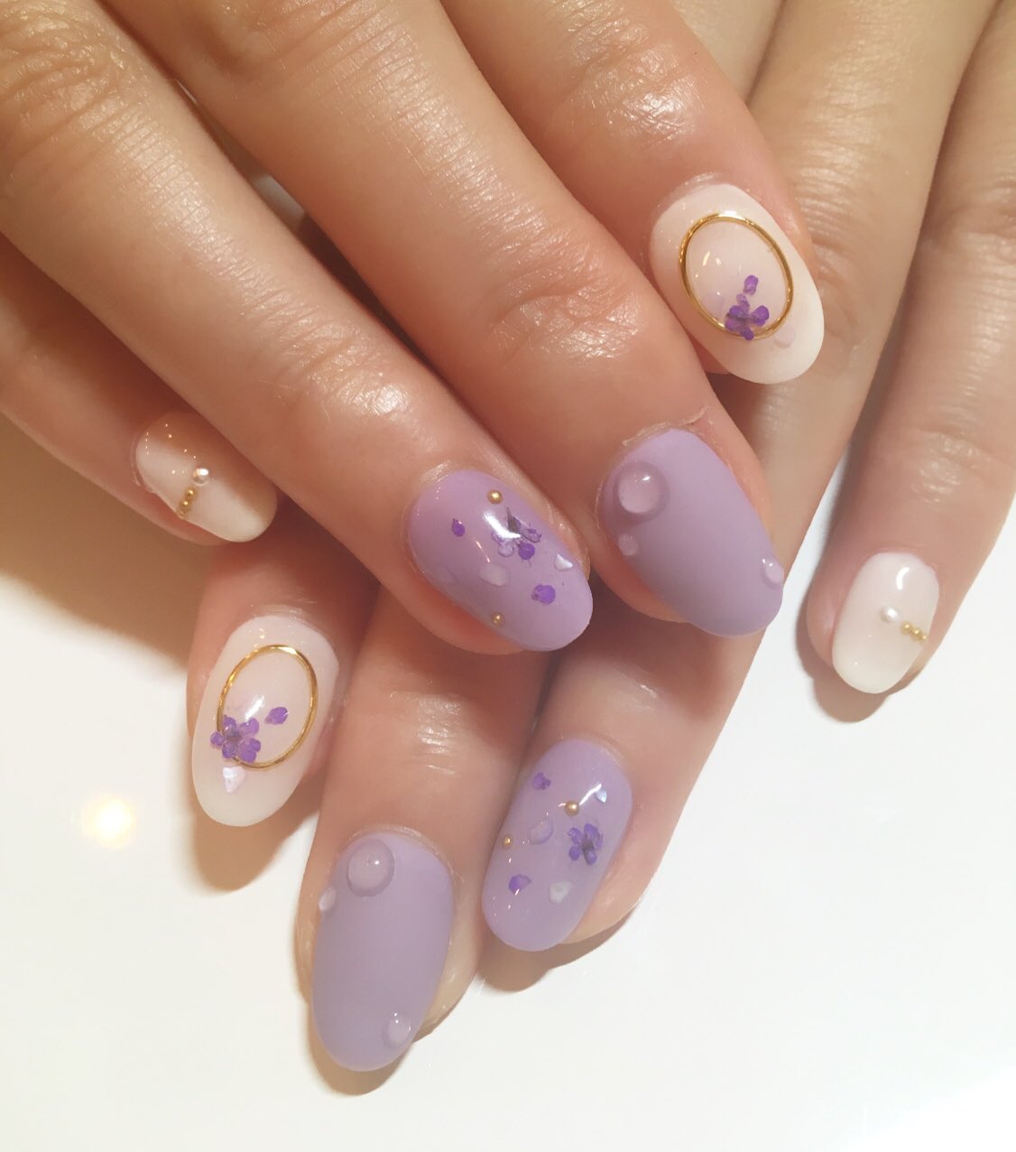 Athena Nailsalon 梅雨ネイル 水滴ネイル この時期人気です ウォーターケアも10 Offでご案内出来ますので是非ご利用下さい ネイルケア ワンカラーネイル 紫陽花 紫陽花ネイル 押し花ネイル ネイルデザイン プライベートサロン 出張ネイル