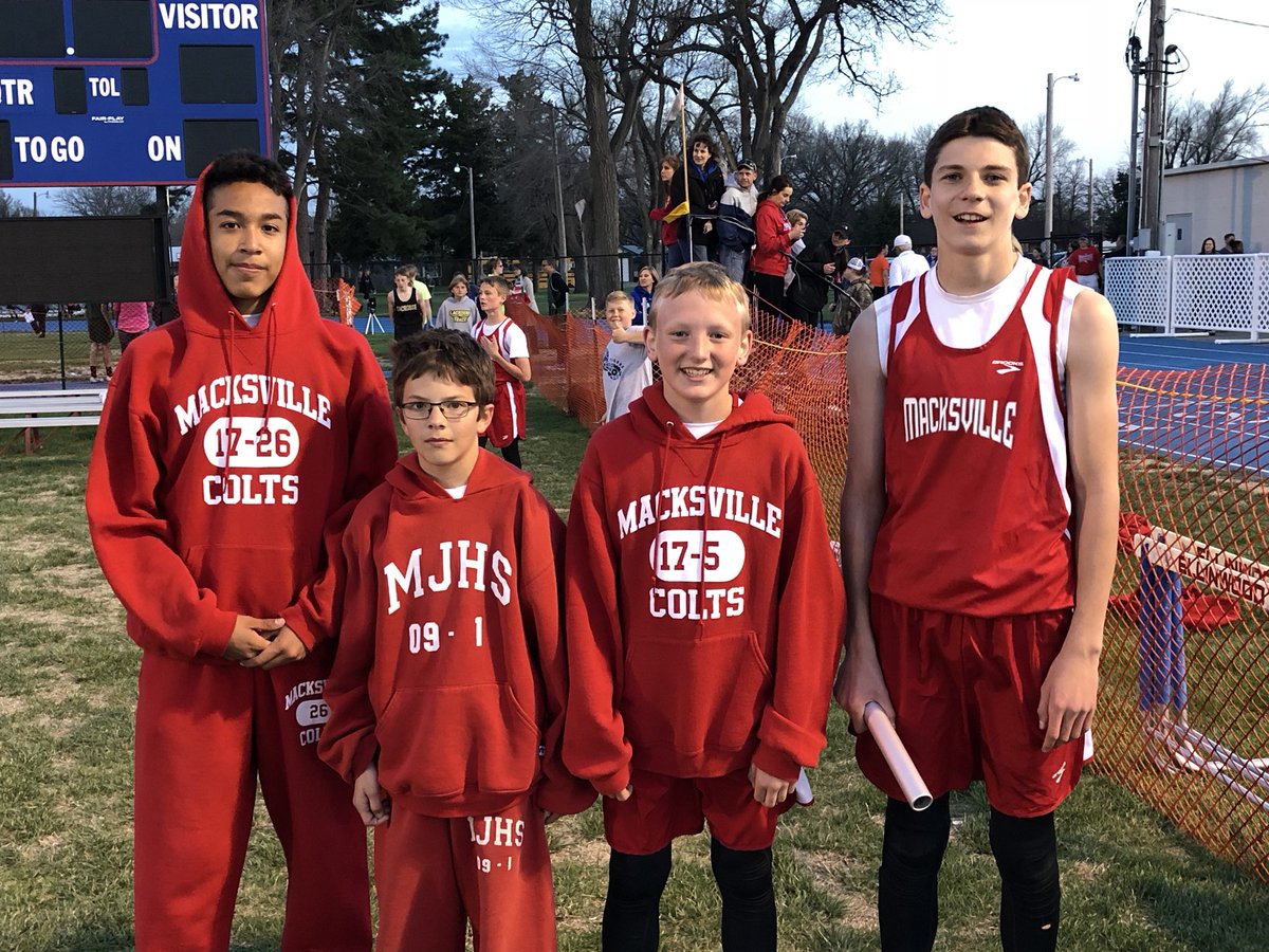 TessaLickiss's tweet photo. Record breakers!  Broke the MJH 7th Grade Medley school record not once but twice this season. 1st time at Ellinwood and again today with a time of 1:59.49. #leaguechamps #macksvillecolts https://t.co/mVqqJ8ZUhL