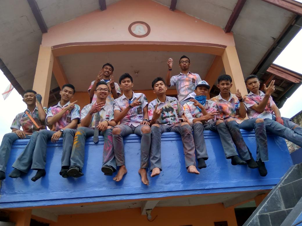 Rikihrdn's tweet photo. Yang tiada, mungkin akan ada.
Tapi, yang ada, pasti akan tiada.
Thanks for friends 3 years @smkn peternakan lembang https://t.co/6N7ndVEnlZ