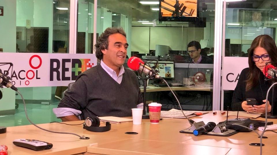 compromisociu's tweet image. "Estoy convencido de que nosotros representamos la lucha anticorrupción" @sergio_fajardo. #FajardoAFondo