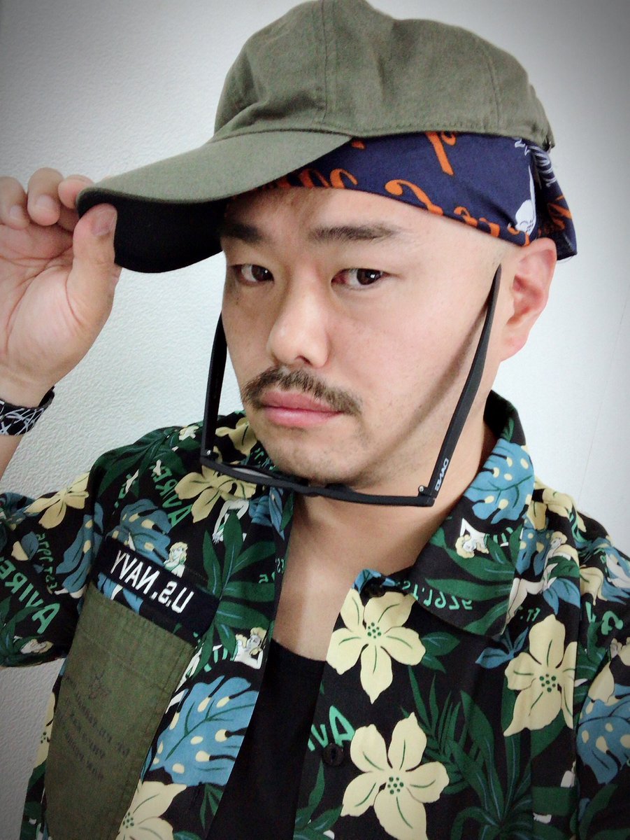 安田大サーカス クロちゃん 在 Twitter 上 ファッションショー終了 あー 麦わら帽子欲しいしん T Co D5yvitbxro Twitter