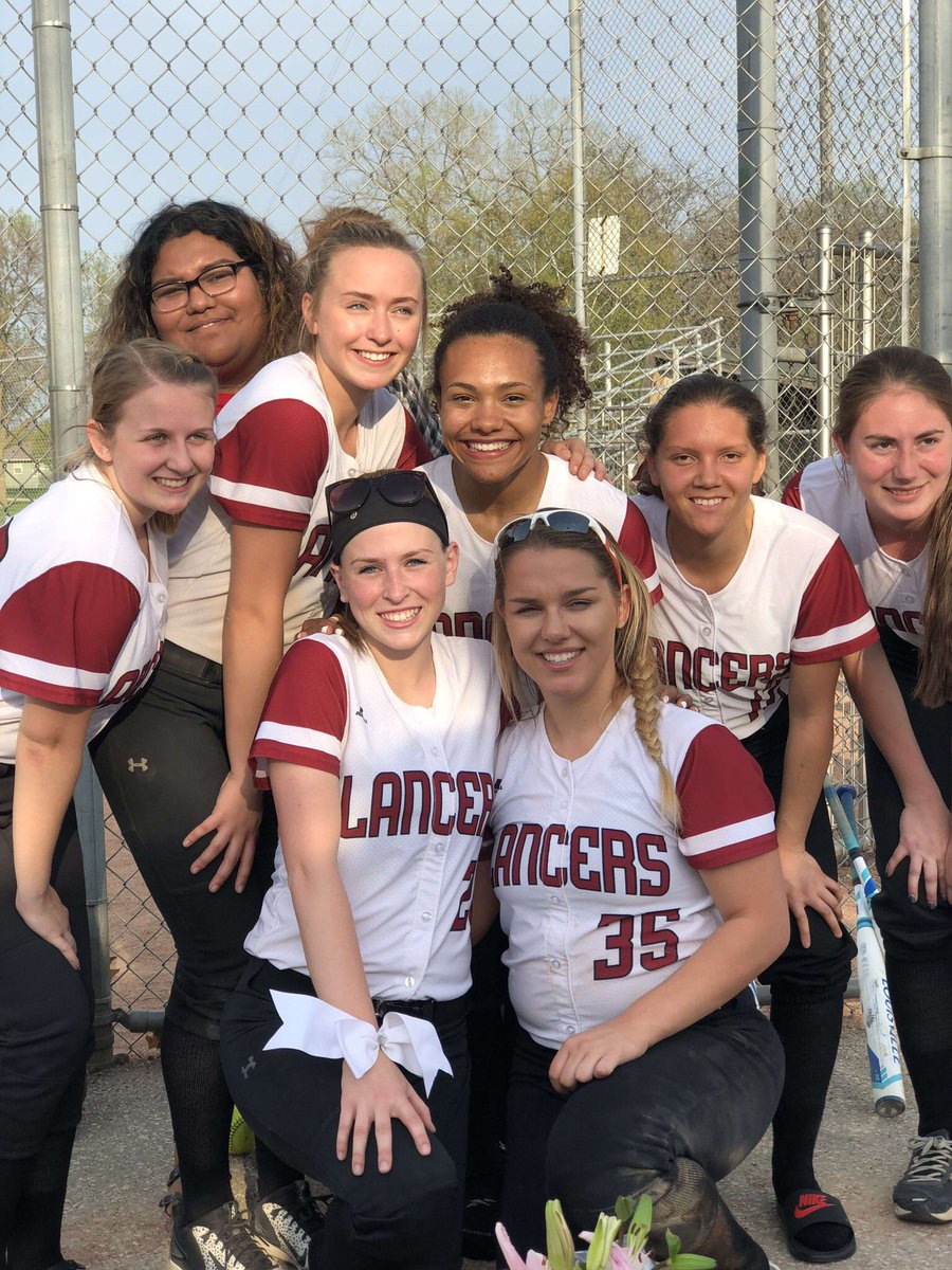 lafsoftballl's tweet photo. another win for the lancers! lafollette defeats west 12-5 on senior night! #helloooooooo #gethit https://t.co/pSRVoEfzRJ