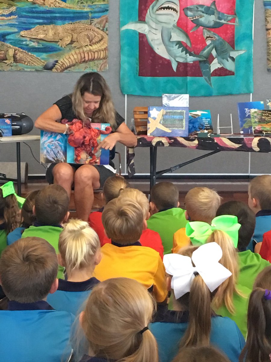 Year1LillyPilly's tweet photo. Today we had a very special visit from silk screen painter and author Kim Michelle Toft. We enjoyed learning how to create paintings of beautiful sea animals 🌊🐠🐟🐬 https://t.co/sKRU5zzKBL