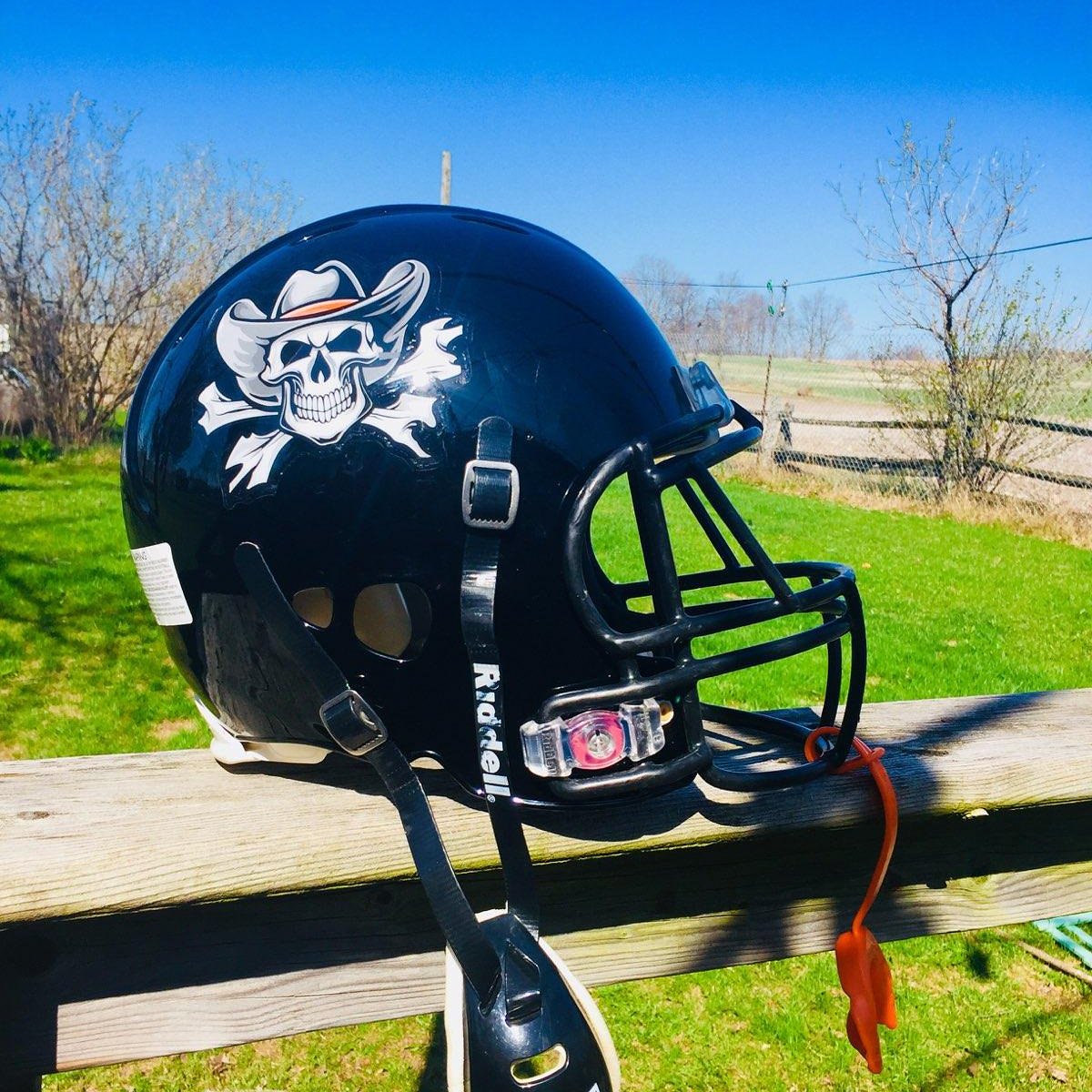 Outlaws2018's tweet photo. Orangeville Outlaws Football 🏈 Its almost game time 🏈🏆🏈 https://t.co/2TgEKh1aTf