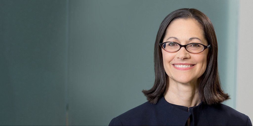 ComEd's tweet image. We’re excited to announce that Anne Pramaggiore has been promoted to the CEO of @Exelon Utilities! Anne was our first female CEO &amp;amp; has been #PoweringLives for over 20 years. We’re looking forward to her continued guidance toward a cleaner, brighter future! bit.ly/2ImPkcX