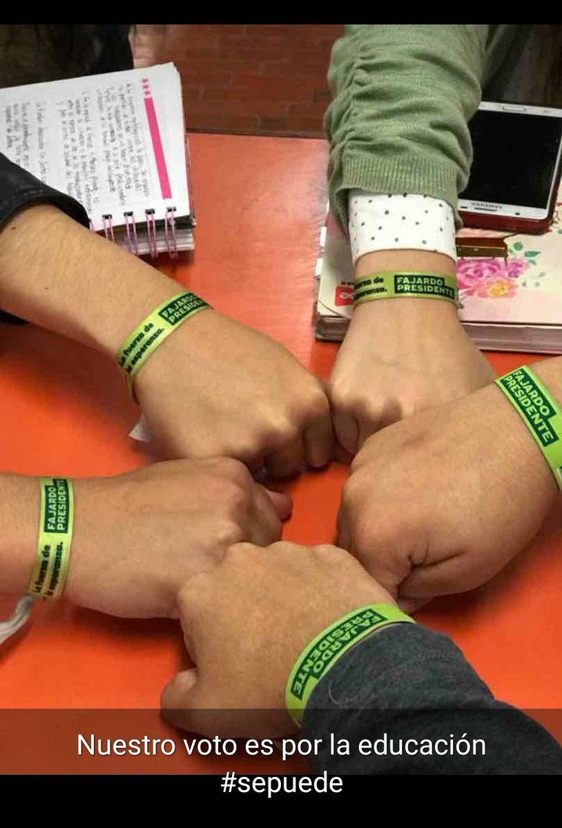 KaarenJ_'s tweet photo. Nuestro voto es por @sergio_fajardo porque le apuesta a la educación como motor de transformación social de nuestro país, porque es la esperanza de un país mejor para todos los colombianos. #FajardoPresidente https://t.co/U6NxsarwbN