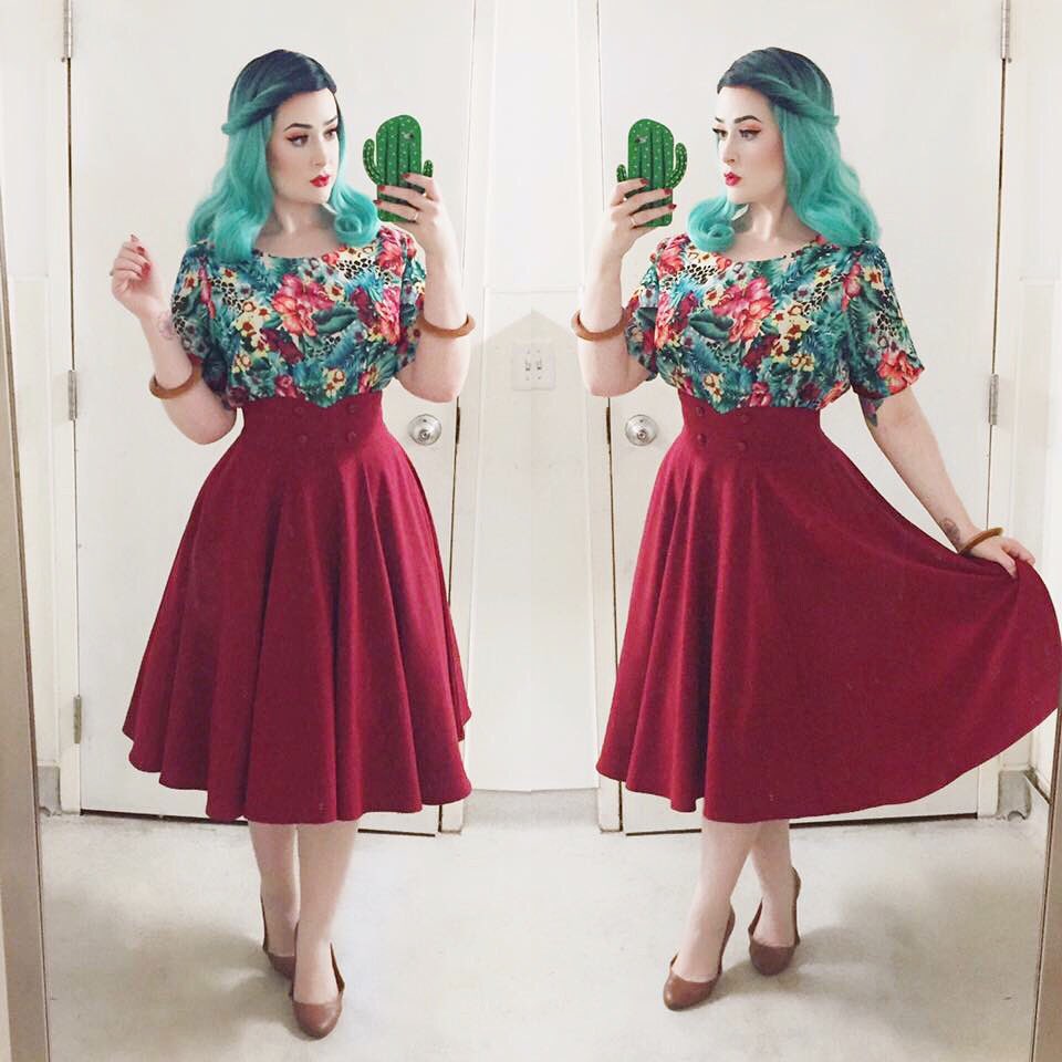 PrettyBoldStyle's tweet image. ✨Style should be fun and expressive. I love to go big or go home! Aqua taboot today with lots of color.✨