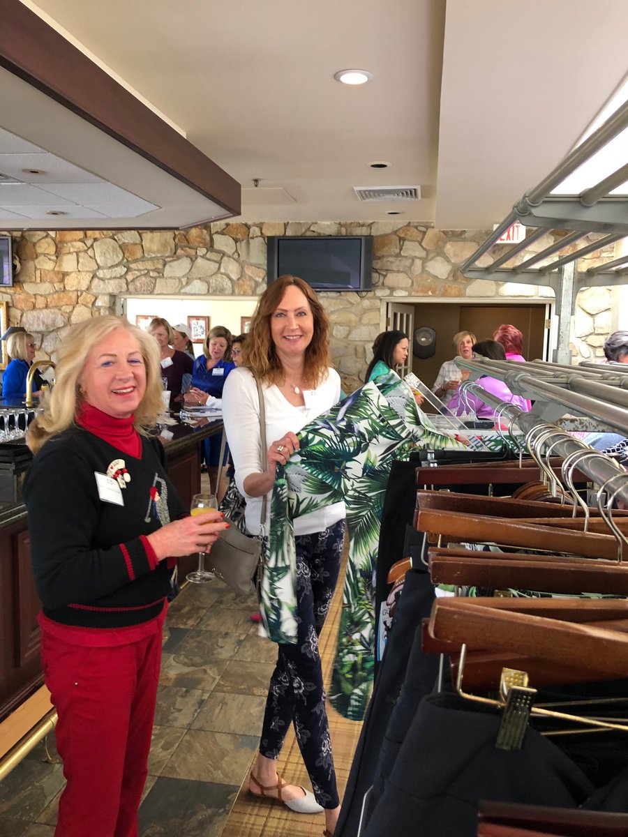 women_oc's tweet image. No one does a traveling #golf trunk show better than @galsrule #SwingWithStyle.