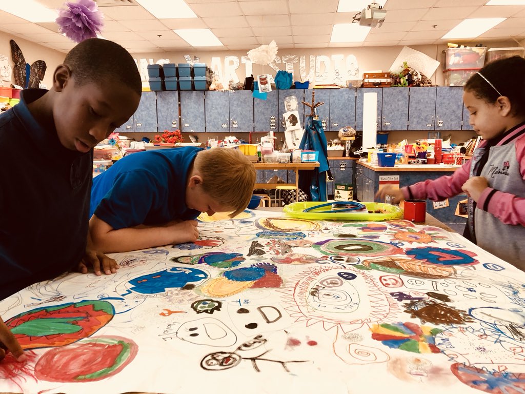 ChanceylovesART's tweet image. 2nd graders collaborating to make Murals, inspired by Peter H.Reynolds’ book, The Dot. 
#5classescollab #chanceysgottalent #chanceyChat #multimedia