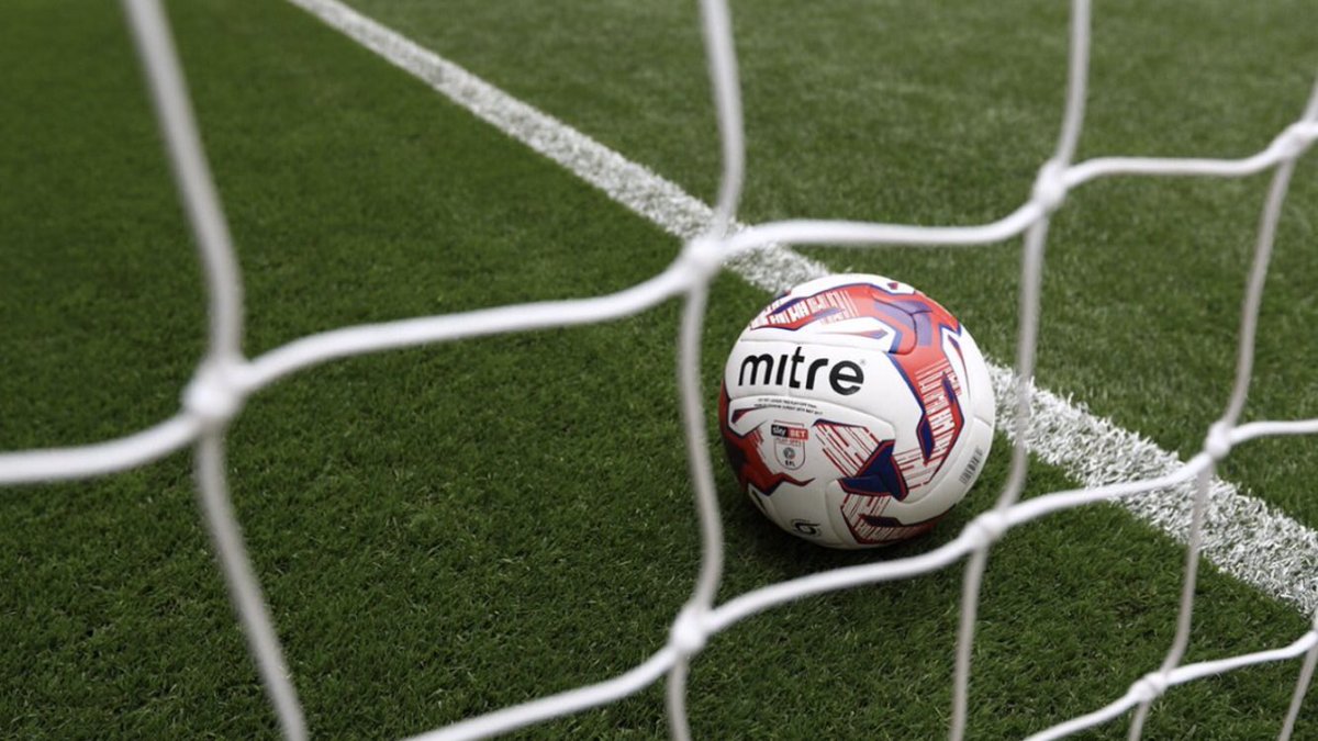 bbccumbriasport's tweet photo. @CumberlandFA Premier leaders Aspatria FC host @workingtonathfc in third at St Mungos Park tonight.

Athletic are five points behind. https://t.co/EqDal0fIgx