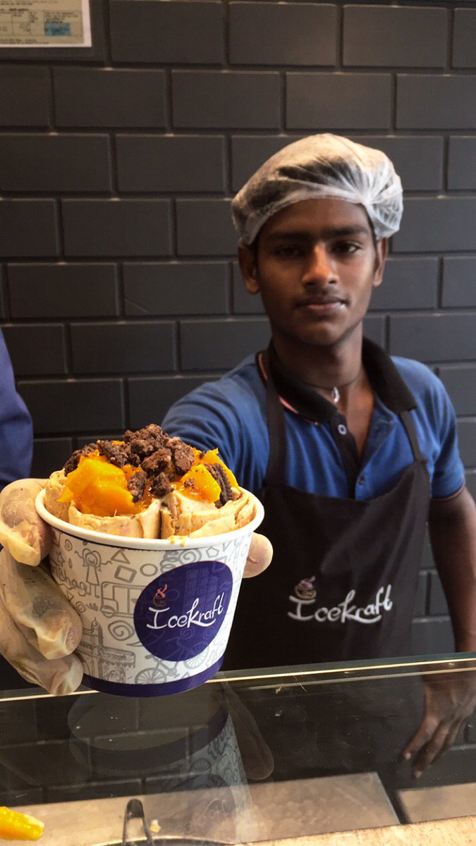 mensaurus's tweet photo. They call it "Mango Taxi"!
Motivated by Mumbai's famous Kaali-Peeli Taxis, Flavor for the late spring,
Attempt the astonishing mix of choicest Alphonso mangoes &amp; fresh Oreos with some mystery fixings just at Icekraft

#Mensaurus #Mumbaiblogger #icekraft #mango #kaalipeeli  #oreo https://t.co/LkMVOQ9MCR