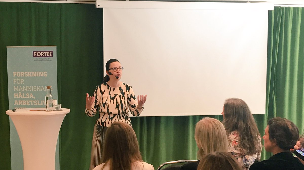 De mest erfarna lärarna behöver finnas på alla skolor, men kanske särskilt på de skolor som har störst behov. Så såg det ut när jag var liten, men så ser det inte ut idag, <a href="/Anna_Ekstrom/">Anna Ekström</a> på seminarium <a href="/forteforskning/">Forte</a> om ojämlika uppväxtvillkor #utbpol #svpol
