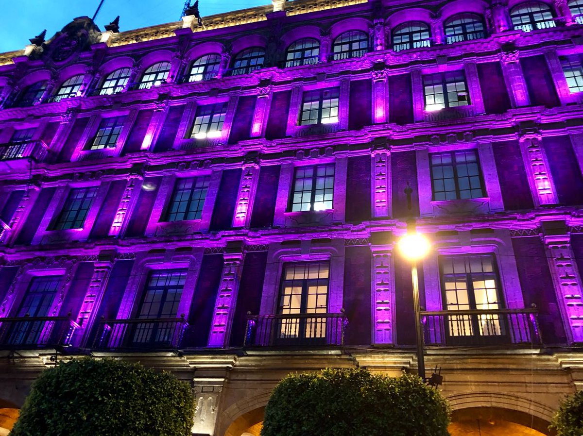 Lupus_Mexico's tweet photo. Vamos juntos Morado es el color de este 10 Mayo dia Internacional de Lupus el Zocalo se impone por cada uno de ustedes. https://t.co/cA4idZYhWB