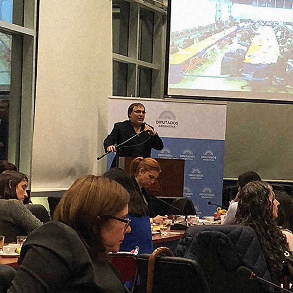 LicenciadoRolon's tweet photo. Hoy en el Congreso, con el orgullo y la emoción de haber participado en el debate por la ley de legalización del aborto en Argentina. https://t.co/doxFEbhINy