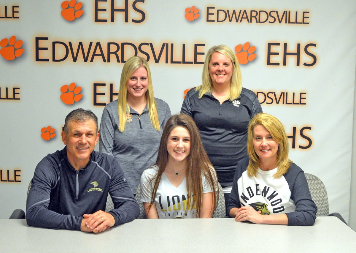 Edwardsville senior Rachel Mullican will be a cheerleader at Lindenwood University
theintelligencer.com/sports/article…