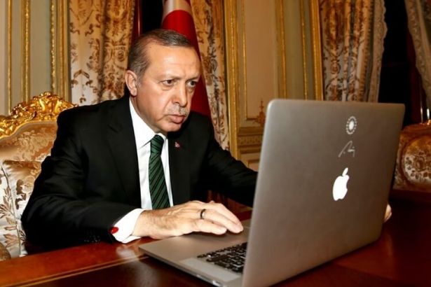 solhaberportalY's tweet photo. Erdoğan'a 'T A M A M' yanıtı: Tam 1 milyon 800 bin mesaj https://t.co/HNetd21Dlx https://t.co/DkmT0zv49k
