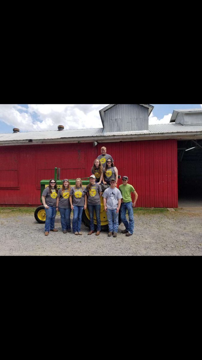 ffanvaveep's tweet photo. Farm day 2018 ✅ #eastisbeast https://t.co/fRjnUxSOYG