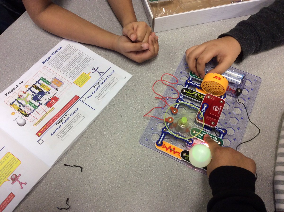 kennedytrail_d's tweet photo. SnapCircuits-a great addition to our library learning commons #sd36tl https://t.co/g0EsbsGcmp
